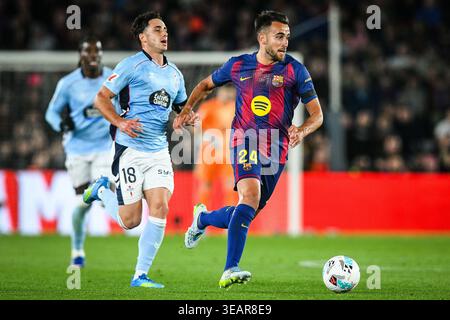 Barcelona, Espagne. April 2026. Pablo DURAN von Celta Vigo und Eric GARCIA von Barcelona während des spanischen Meisterschaftsspiels der LaLiga zwischen FC Barcelona und RC Celta am 22. April 2026 im Camp Nou Stadion in Barcelona, Spanien - Foto Sergio Ros/Matthieu Mirville/DPPI Credit: DPPI Media/Alamy Live News Stockfoto