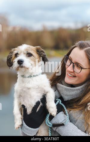 Glücklich, spazieren, Hund, glücklich, spazieren, Hunde Stockfoto