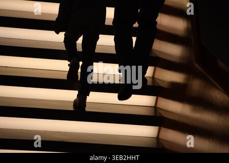 Personen, Treppen, Silhouette, Person, Treppen, Treppen, Silhouetten Stockfoto