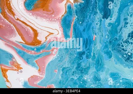 Farbenfrohe abstrakte fließende Kunst mit wirbelnden Mustern in Blau-, Rosa- und Orange-Tönen Stockfoto