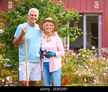 Glücklich, Garten, älteres Paar, Glücksspiele, Gärten, ältere Paare Stockfoto