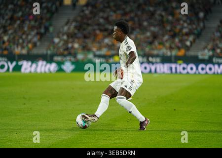 Sevilla, Spanien. 24. April 2026. Vini Jr (Real Madrid) während des LaLiga-Spiels zwischen Real Betis und Real Madrid CF im Stadion La Cartuja. Quelle: Fernando Vazquez / Alamy Live News Stockfoto