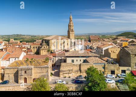 Luftaufnahme von Briones Hilltop Town in La Rioja Spanien Stockfoto