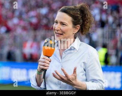 Kathrin Lehmann (Expertin, zweites Deutsches Fernsehen ZDF) GER, FC Bayern München gegen FC Barcelona, Fussball, UEFA Frauen Champions League, Halbfinale Hinspiel, Saison 2025/2026, 25.04.2026 Foto: Eibner-Pressefoto/Heike Feiner Stockfoto