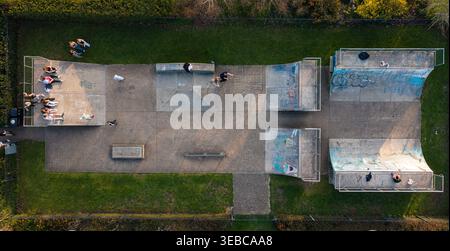 Aus der Luft auf einen Skatepark aus Beton in Abbey Park, Pershore Stockfoto