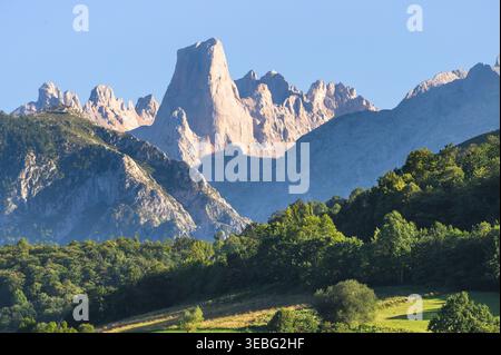 Naranjo de Bulnes Rocky Kalkstein Peak bei Golden Hour, Picos de Europa, Asturias, Spanien Stockfoto