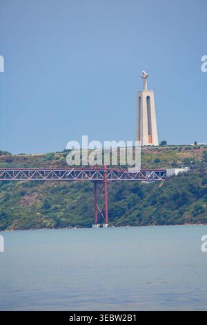 Die Brücke über den Fluss Tejo am 25. April in Belem, Lissabon, Portugal Stockfoto