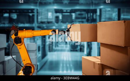 Intelligentes Roboterarm-System für innovative digitale Lager- und Fabrik-Technologie. Automatisierung Fertigung Roboter durch Industrie-Engineering gesteuert Stockfoto
