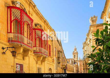 Mdina, Malta. Traditionelle Häuser in der mittelalterlichen Stadt. Stockfoto