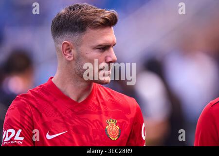 Antonio Latorre „Lato“ von RCD Mallorca sieht sich beim LaLiga EA Sports Spiel zwischen Deportivo Alaves und RCD Mallorca im Estadio Mendizorrotza o an Stockfoto