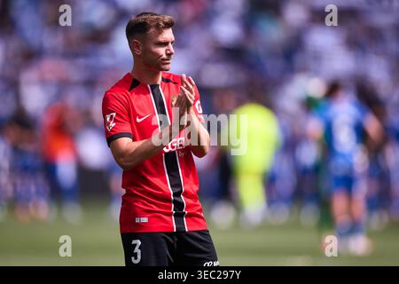 Antonio Latorre „Lato“ von RCD Mallorca sieht sich beim LaLiga EA Sports Spiel zwischen Deportivo Alaves und RCD Mallorca im Estadio Mendizorrotza o an Stockfoto