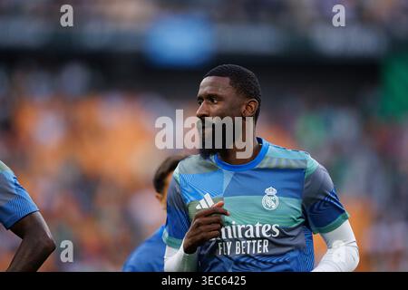 Antonio Rudiger wurde während des LaLiga EA Sports Spiel zwischen den Teams von Real Betis Balompie und Real Madrid CF gesehen (Maciej Rogowski/Ball Raw Bilder) Stockfoto