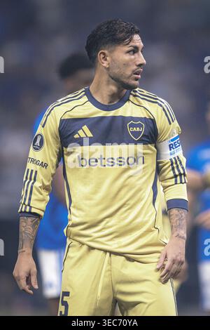 Belo Horizonte, Brasilien. April 2026. BELO HORIZONTE, BRASILIEN - 28. APRIL: Leandro Paredes von Boca Juniors sieht bei einem Spiel zwischen Cruzeiro und Boca Juniors als Teil der Copa CONMEBOL Libertadores im Mineirao Stadium Stadium am 28. April 2026 in Belo Horizonte, Brasilien, an. (Foto von Pedro Vale/Sports Press Photo/Getty Images) Credit: SPP Sport Press Photo. /Alamy Live News Stockfoto