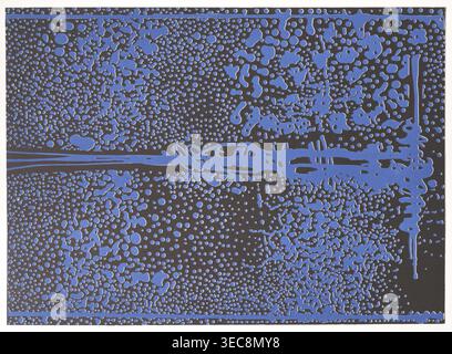 Aus der Serie „Towards the Sky“, violett und schwarz; Janusz Przybylski (1937–1998), Maler; Sky, Regen; 1987; Druck; Höhe 59,5 cm, Breite 43 cm, eine flache rechteckige Fläche, gefüllt mit einem abstrakten Muster unregelmäßiger abgerundeter Formen und Punkte in einem hellen Blau, die auf einem tiefschwarzen Hintergrund überlagert sind, mit einem horizontalen Band aus langen blauen Streifen, die sich nahe der Mitte kreuzen, und einer vertikalen tropfenartigen blauen Form nahe der rechten Kante, einem einheitlichen blauen Rand entlang der Ober- und Unterkante sowie Bereichen, in denen die blauen Cluster dichtere Flecken bilden, und andere Bereiche, in denen sie dünner gepunktet sind. Stockfoto