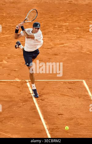 Madrid, Spanien. April 2026. Rafael Jodar trifft im Viertelfinale der Männer zwischen Jannik Sinner aus Italien und Rafael Jodar aus Spanien beim Tennis-Turnier der Madrid Open 2026 in Madrid am 29. April 2026 einen Rückflug. Quelle: Meng Dingbo/Xinhua/Alamy Live News Stockfoto