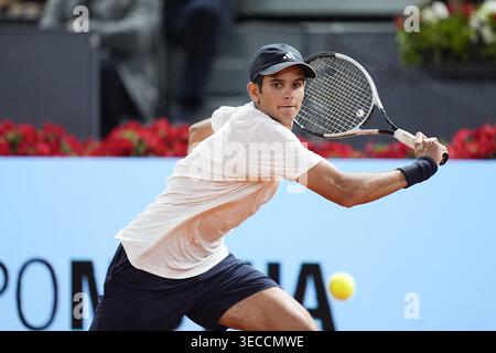 Rafael Jodar von Spanien gegen Jannik Sinner von Italien während der Mutua Madrid Open 2026, ATP Masters 1000 und WTA 1000 am 29. April 2026 in La Caja Magica in Madrid, Spanien Stockfoto