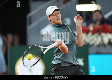 Jannik Sinner von Italien gegen Rafael Jodar von Spanien während der Mutua Madrid Open 2026, ATP Masters 1000 und WTA 1000 am 29. April 2026 in La Caja Magica in Madrid, Spanien Stockfoto