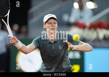 Jannik Sinner von Italien gegen Rafael Jodar von Spanien während der Mutua Madrid Open 2026, ATP Masters 1000 und WTA 1000 am 29. April 2026 in La Caja Magica in Madrid, Spanien Stockfoto