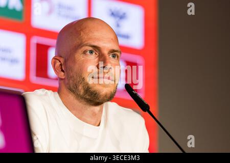 KÖLN, DEUTSCHLAND - APRIL 30: Rene Wagner (Cheftrainer 1. FC Köln) während der gemeinsamen Pressekonferenz vor dem Spiel der Google Pixel Frauen Bundesliga zwischen 1. FC Köln gegen SV Werder Bremen im RheinEnergieStadion und im 1. Bundesliga-Spiel zwischen Union Berlin und 1. FC Köln am 30. April 2026 in Geissbockheim in Köln. Stockfoto