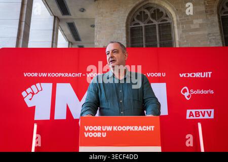 Brüssel, Belgien April 2026 30. Solidaris-Generalsekretär Paul Callewaert, ein Bild von einem Treffen der flämischen sozialistischen Partei Vooruit, der sozialistischen Sozialversicherungsgesellschaft Solidaris und der sozialistischen gewerkschaft ABVV am Donnerstag, den 30. April 2026, in Brüssel, am Vorabend des Arbeitstages am 1. Mai, dem Internationalen Arbeitstag. BELGA FOTO MARIUS BURGELMAN Credit: Belga News Agency/Alamy Live News Stockfoto
