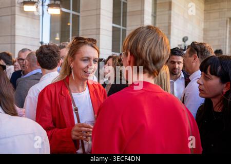 Brüssel, Belgien April 2026 30. Der Staatssekretär der Region Brüssel ans Persoons wurde auf einem Treffen der flämischen sozialistischen Partei Vooruit, der sozialistischen Sozialversicherungsgesellschaft Solidaris und der sozialistischen gewerkschaft ABVV am Donnerstag, dem 30. April 2026 in Brüssel, dem Vorabend des Arbeitstages am 1. Mai, dem Internationalen Arbeitstag, vorgestellt. BELGA FOTO MARIUS BURGELMAN Credit: Belga News Agency/Alamy Live News Stockfoto
