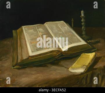 Vincent van Gogh – Stillleben mit Bibel (1885), Öl auf Leinwand. Niederländisches postimpressionistisches religiöses Stillleben offenes Bibel Familienbuch düstere Stimmung spirituelle Reflexion dunkler Hintergrund symbolische Malerei | ArchiVerse: Religiöse Kunst Stockfoto