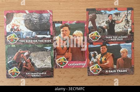 Vintage-Handelskarten für den Flintstones-Film, der 1993 von Topps veröffentlicht wurde Stockfoto