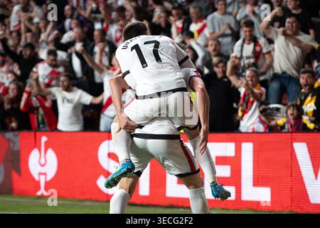 Madrid, Spanien. 30. April 2026. Unai Lopez von Rayo Vallecano feierte nach dem Tor im Halbfinale der UEFA Conference League, Spiel zwischen RAYO VALLECANO und STRASSBURG im Vallecas Stadium. (Quelle: Leopold Soglo/Alamy Live News) Stockfoto