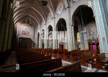 Stephansdom in Biella, Piemont, Italien. Die Kathedrale ist der Bischofssitz der Diözese Biella. Die Kirche forst war romanisch Stockfoto