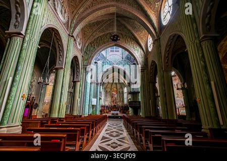 Stephansdom in Biella, Piemont, Italien. Die Kathedrale ist der Bischofssitz der Diözese Biella. Die Kirche forst war romanisch Stockfoto