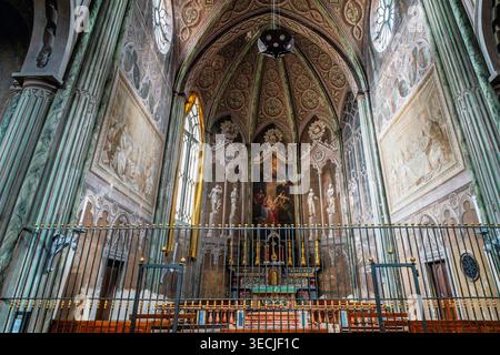 Stephansdom in Biella, Piemont, Italien. Die Kathedrale ist der Bischofssitz der Diözese Biella. Die Kirche forst war romanisch Stockfoto