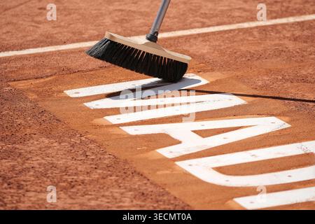 Madrid, Spanien. Mai 2026. Tennis ATP: Mutua Madrid Open Tennis ATP, Halbfinale, Jannik Sinner, ITA vs Arthur Fils, FRA. SMS aus Madrid auf dem Schotterplatz. . Quelle: EnriquePSans/Alamy Live News Stockfoto