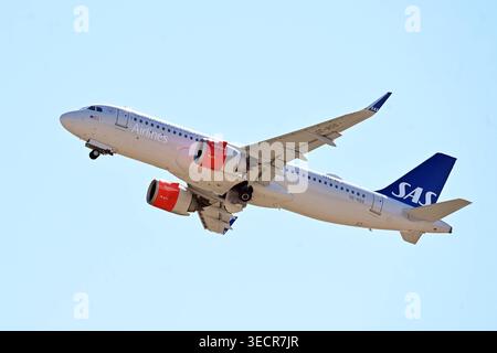 Fiumicino, Italien, Flugzeug zum Flughafen Fiumicino Airbus A320 SAS SE-ROS .Flugzeug zum Flughafen Fiumicino. Fiumicino Italien, 1. Mai 2026. Imago-images/Emmefoto Copyright: XImago-images/Emmefotox Stockfoto
