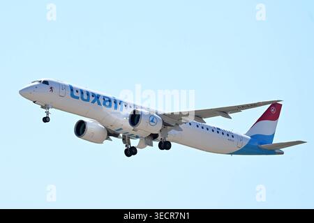 Fiumicino, Italien, Flugzeug zum Flughafen Fiumicino Embraer E195 Luxair LX-LEC .Flugzeug zum Flughafen Fiumicino. Fiumicino Italien, 1. Mai 2026. Imago-images/Emmefoto Copyright: XImago-images/Emmefotox Stockfoto