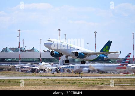 Fiumicino, Italien, Flugzeuge zum Flughafen Fiumicino Airbus A320 sind Lingus EI-DEI .Flugzeuge zum Flughafen Fiumicino. Fiumicino Italien, 1. Mai 2026. Imago-images/Emmefoto Copyright: XImago-images/Emmefotox Stockfoto