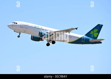 Fiumicino, Italien, Flugzeuge zum Flughafen Fiumicino Airbus A320 sind Lingus EI-DEI .Flugzeuge zum Flughafen Fiumicino. Fiumicino Italien, 1. Mai 2026. Imago-images/Emmefoto Copyright: XImago-images/Emmefotox Stockfoto
