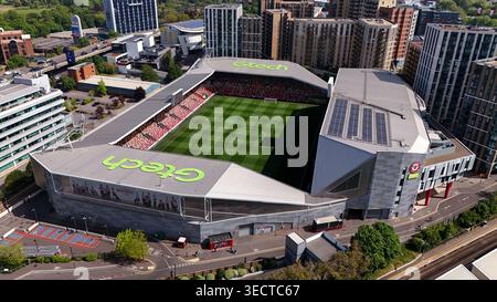 Mai 2026; Gtech Community Stadium, Brentford, London, England; Premier League Football, Brentford gegen West Ham United; Drohnenfoto des Gtech Community Stadium und der umliegenden Gebäude in West London, mit Sichtbarkeit des Wembley Stadium am Horizont Credit: Action Plus Sports Images/Alamy Live News Stockfoto
