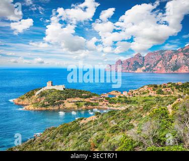 Herrlicher Blick auf die Bucht von Girolata im Naturschutzgebiet von Scandola. Lage: Golf von Girolata, Corse du Sud, Korsika, Frankreich, Europa Stockfoto