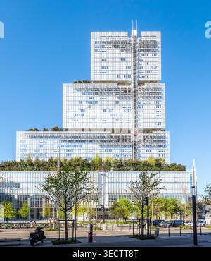 Das Tribunal de Paris (Gericht von Paris), das 2017 in einem 38-stöckigen, 160 Meter hohen Gebäude des italienischen Architekten Renzo Piano untergebracht wurde. Stockfoto