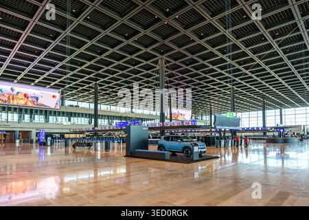 Frankfurt, Deutschland - 29. April 2026: Flughafen Frankfurt, neues Terminal 3 in Deutschland. Stockfoto