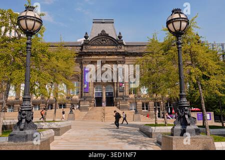 Leeds City Museum im historischen Gebäude des Leeds Institute am Millennium Square, Leeds, West Yorkshire, England, Großbritannien Stockfoto