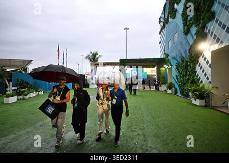 Miami, USA. Mai 2026. Fahrerlager-Atmosphäre. 03.05.2026. Formel-1-Weltmeisterschaft, Rd 4, Miami Grand Prix, Miami, Florida, USA, Wettkampftag. Quelle: James Moy/Alamy Live News Stockfoto