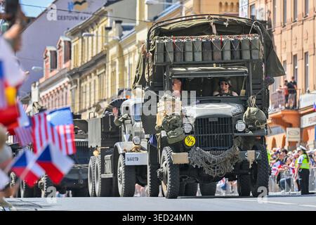 Pilsen, Tschechische Republik. Mai 2026. Befreiungsfest Pilsen, 81. Jahrestag der Befreiung Pilsens durch die amerikanische Armee, fortgesetzt durch den Konvoi der Freiheit in Pilsen, Tschechische Republik, am 3. Mai 2026. Quelle: Miroslav Chaloupka/CTK Photo/Alamy Live News Stockfoto