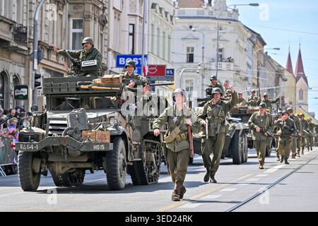 Pilsen, Tschechische Republik. Mai 2026. Befreiungsfest Pilsen, 81. Jahrestag der Befreiung Pilsens durch die amerikanische Armee, fortgesetzt durch den Konvoi der Freiheit in Pilsen, Tschechische Republik, am 3. Mai 2026. Quelle: Miroslav Chaloupka/CTK Photo/Alamy Live News Stockfoto