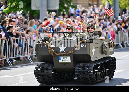 Pilsen, Tschechische Republik. Mai 2026. Befreiungsfest Pilsen, 81. Jahrestag der Befreiung Pilsens durch die amerikanische Armee, fortgesetzt durch den Konvoi der Freiheit in Pilsen, Tschechische Republik, am 3. Mai 2026. Quelle: Miroslav Chaloupka/CTK Photo/Alamy Live News Stockfoto
