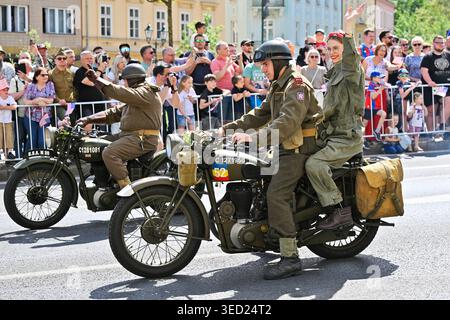 Pilsen, Tschechische Republik. Mai 2026. Befreiungsfest Pilsen, 81. Jahrestag der Befreiung Pilsens durch die amerikanische Armee, fortgesetzt durch den Konvoi der Freiheit in Pilsen, Tschechische Republik, am 3. Mai 2026. Quelle: Miroslav Chaloupka/CTK Photo/Alamy Live News Stockfoto