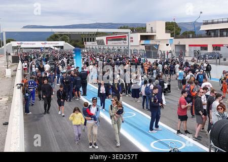 Ambiance Grille de Abfahrt, Beginn gridid während der 4 Stunden von Le Castellet 2026, 2. Runde der europäischen Le Mans Series 2026 auf dem Circuit Paul Ricard vom 1. Bis 3. Mai 2026 in Le Castellet, Frankreich Stockfoto