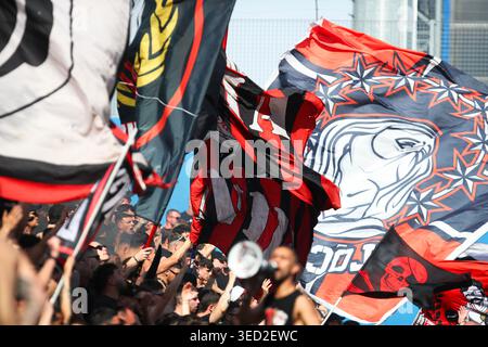 Reggio Emilia, Italien. Mai 2026. AC Mailand Fans während der Serie Ein Spiel zwischen den USA Sassuolo Calcio und AC Milan im Mapei Stadion - Citta del Tricolore in Reggio Emilia (Italien), 3. Mai 2026. Quelle: Insidefoto/Alamy Live News Stockfoto