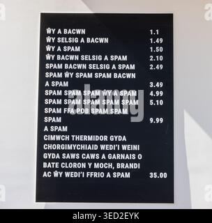 Das Menü in Walisisch aus der Monty Python Spam-Skizze. Stockfoto