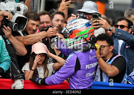Miami, USA. Mai 2026. Rennsieger Andrea Kimi Antonelli (ITA) das Mercedes AMG Formel-1-Team feiert im parc Ferme mit seiner Schwester Maggi Antonelli (ITA). 03.05.2026. Formel-1-Weltmeisterschaft, Rd 4, Miami Grand Prix, Miami, Florida, USA, Wettkampftag. Quelle: James Moy/Alamy Live News Stockfoto
